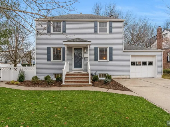 214 Woodland Rd, New Milford, NJ 07646