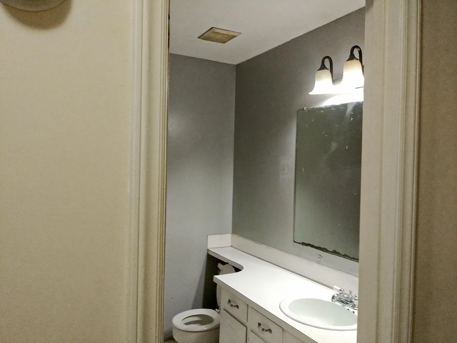 910 Beechgrove Ct — Photo 4