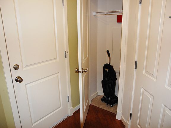 3rd image of 1756 24th Ave NE