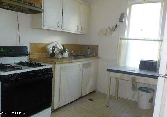 2nd image of 309 Gunnison Ave SW
