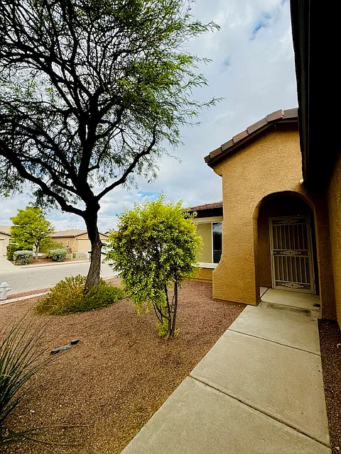 3 bed, 1350 sqft, $1,850 — Photo 3