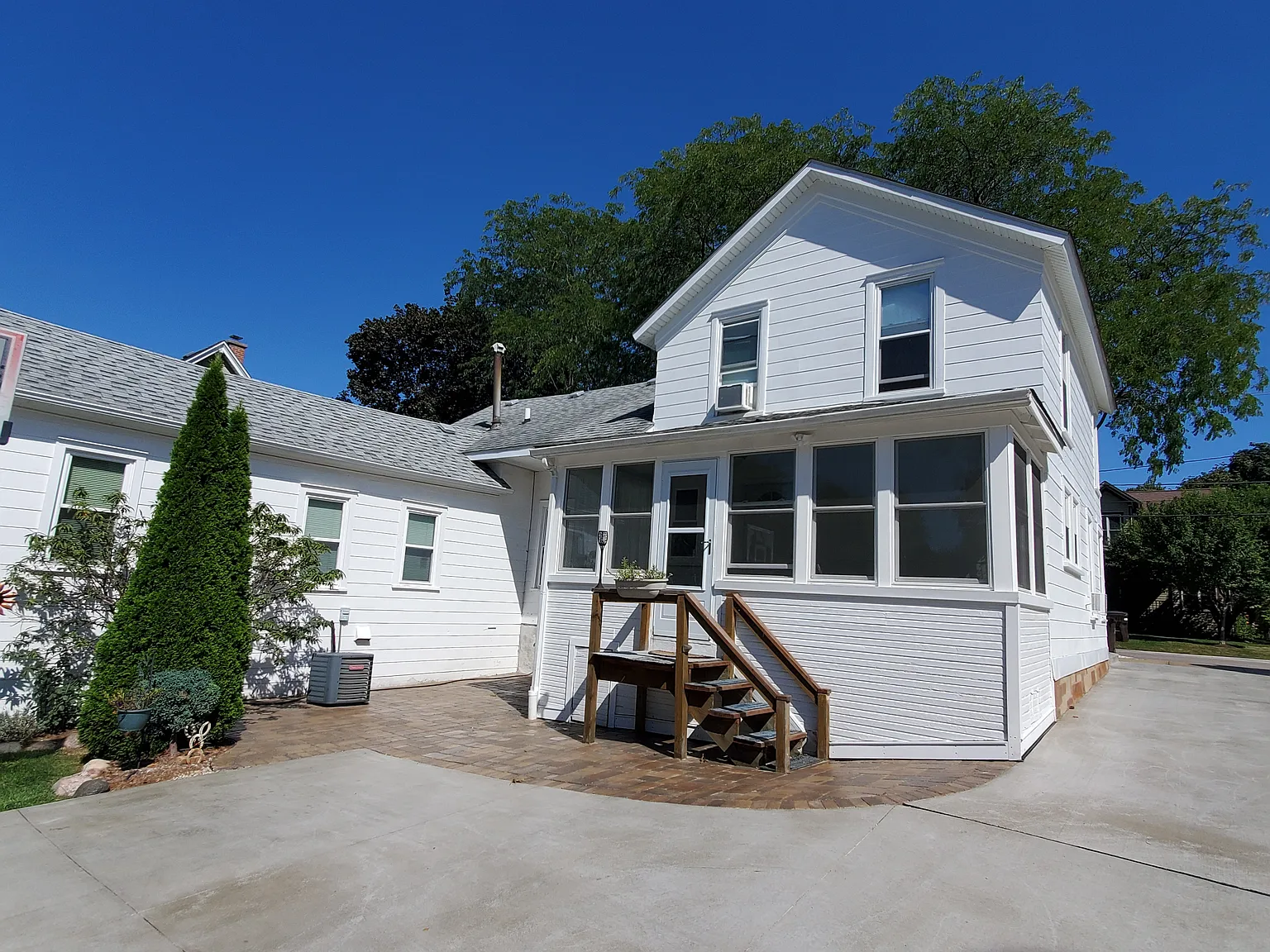 2 bed, 1200 sqft, $1,620 — Photo 3
