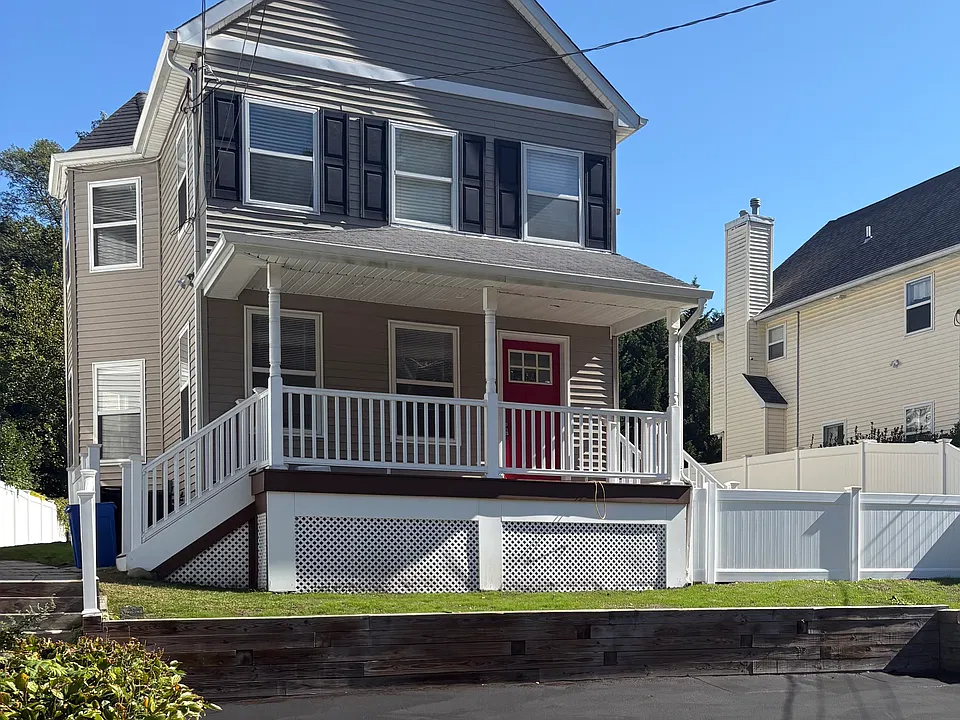 242 Spring Rd #B
