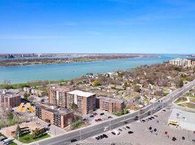 3936 Wyandotte St E, Windsor, ON