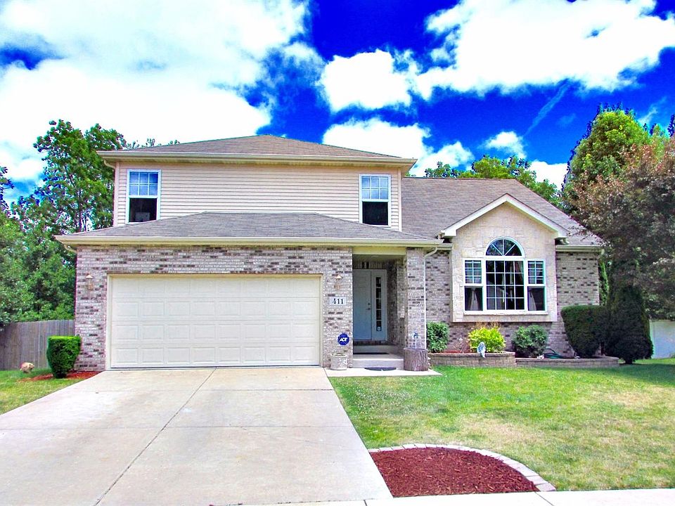 1st image of 411 Edgewater Dr