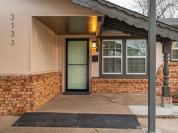 3rd image of 3133 Delmar Rd