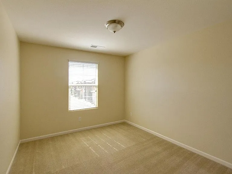 1579 N Strada Way — Photo 8