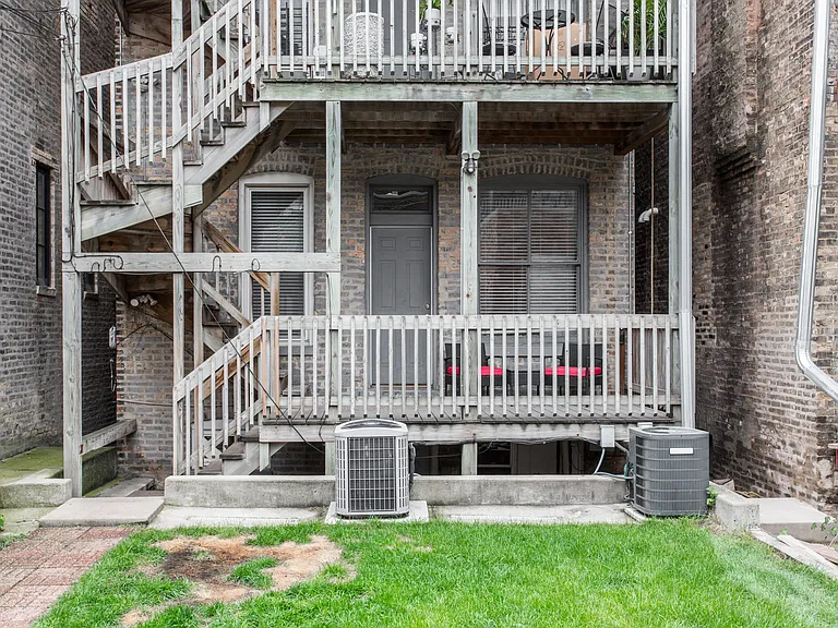 2241 N Seminary Ave #1 — Photo 25