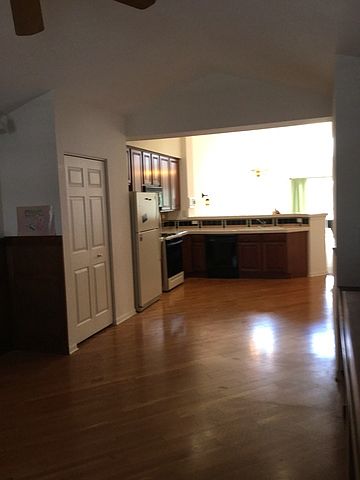 2nd image of 3079 Kentshire Cir