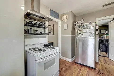 809 E 44th St #A — Photo 12