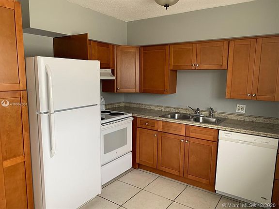 3rd image of 5141 NE 18th Ave APT 1