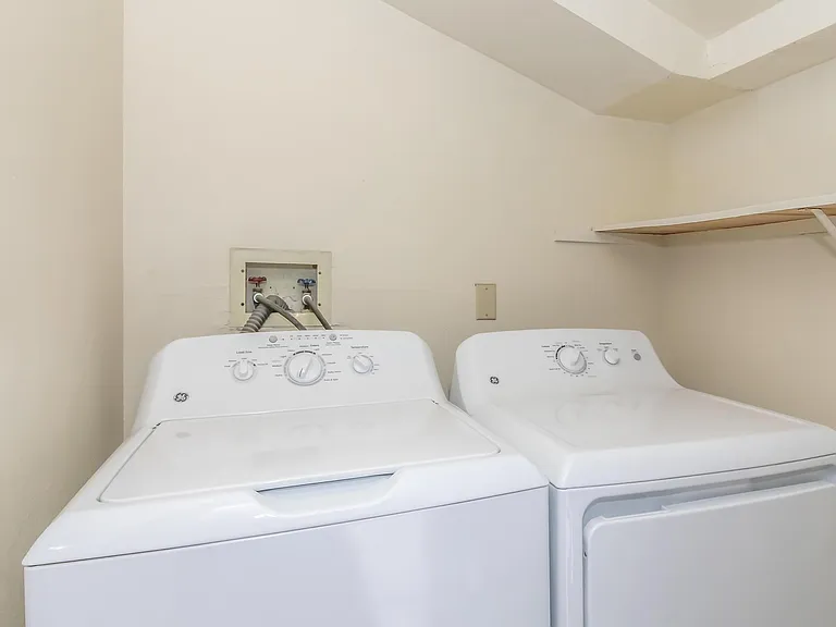 Palm Court Apartment Homes — Photo 56
