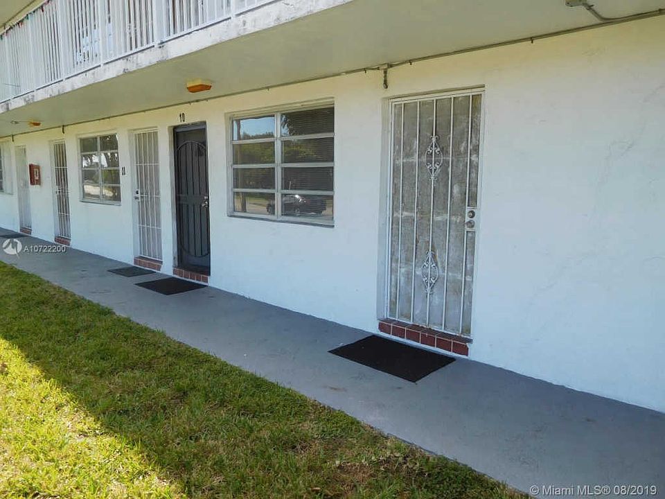 2nd image of 20251 NE 2nd Ave #14
