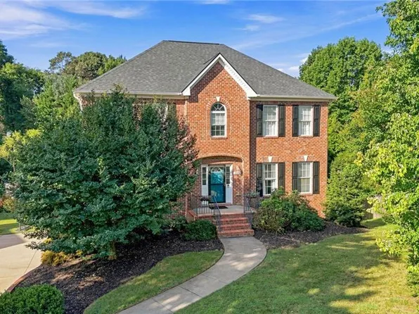 220 Lake Dale Ct, Clemmons, NC 27012