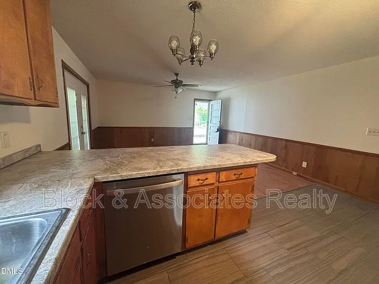 3609 Melrose Dr — Photo 19