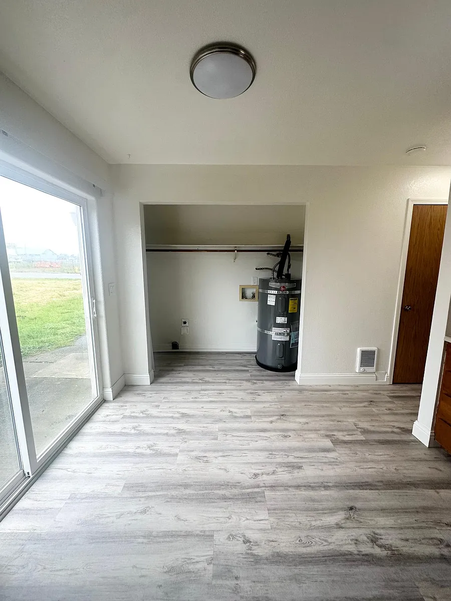 Building Photo - 258 2nd St #1
