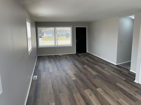 5th image of 410 Buena Vista Ave
