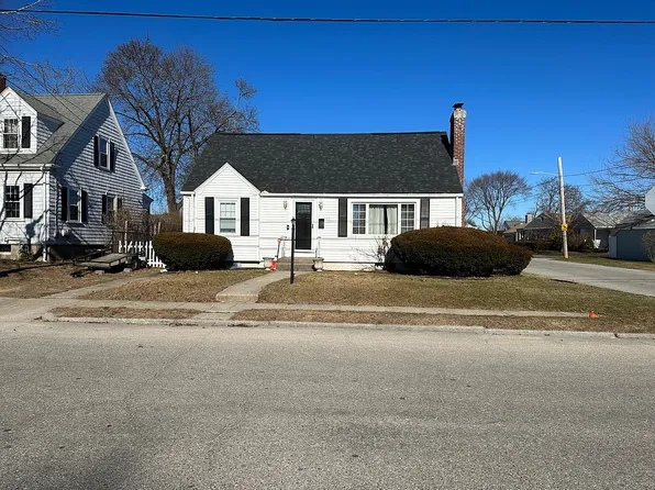 63 Calaman Rd, Cranston, RI 02910