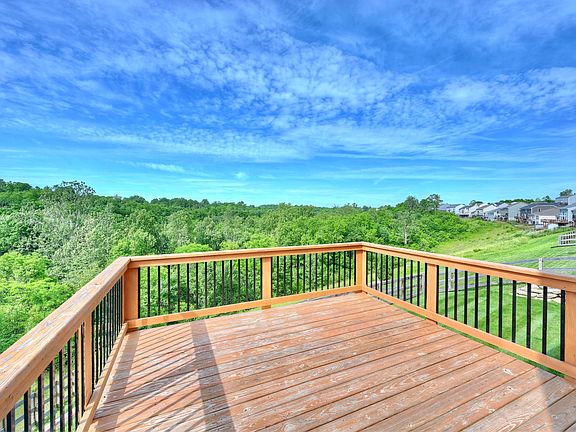 3rd image of 9971 Meadow Glen Dr