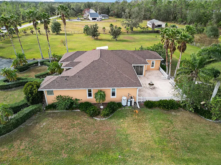 952 Bel Air Star Pkwy — Photo 44