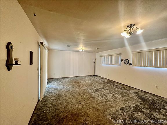 4th image of 508 N Gardner Ave
