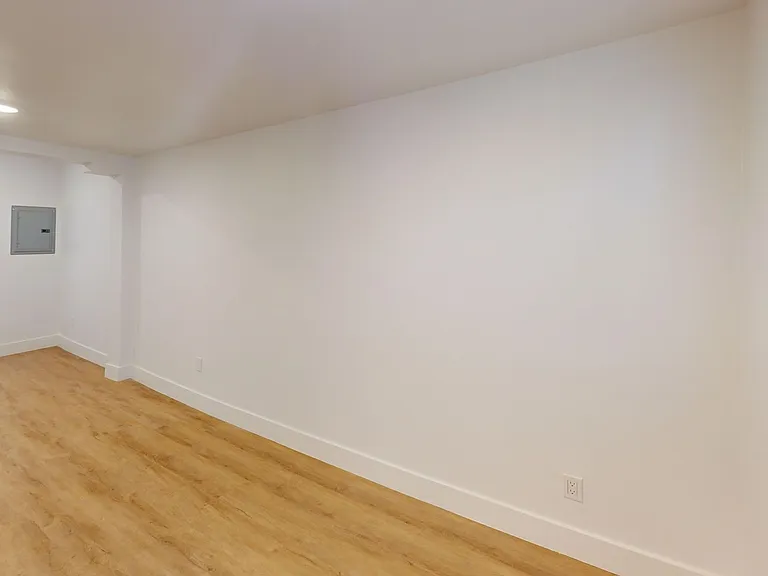 Allesandro — Photo 6