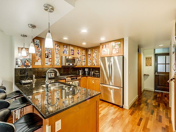 3rd image of 10610 NE 9th Pl #G405