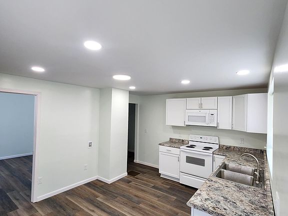 2nd image of 200 N West End Blvd