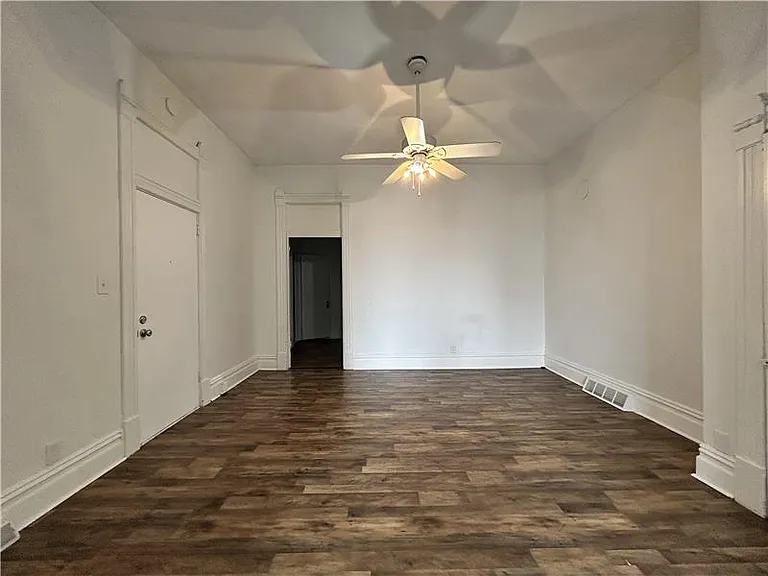 212 1/2 Main St — Photo 6