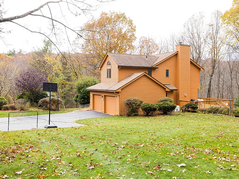 18 Clifford Ave — Photo 46