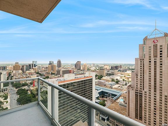 5th image of 610 E MARKET ST #2708