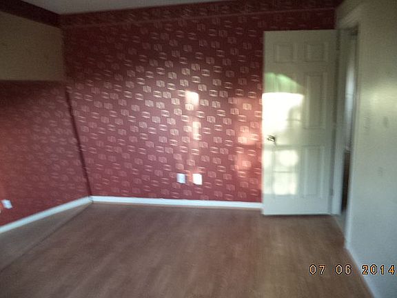 3rd image of 27925 Fairacres Ln