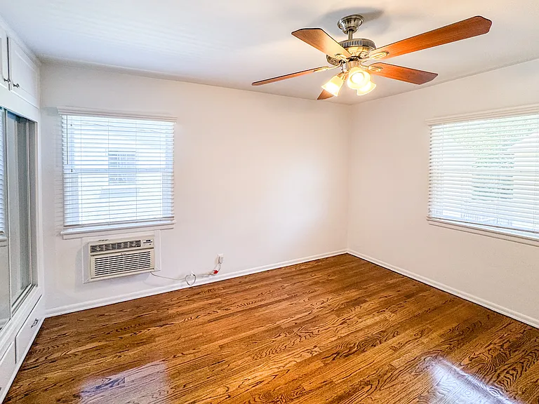 13208 Riverside Dr #1/2 — Photo 5