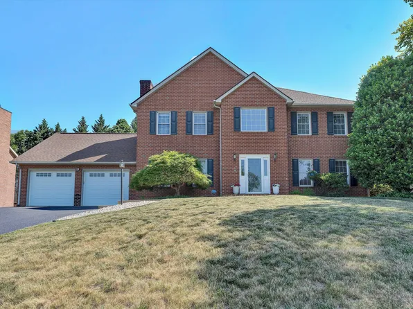 5137 Plantation Grove Ln, Roanoke, VA 24012
