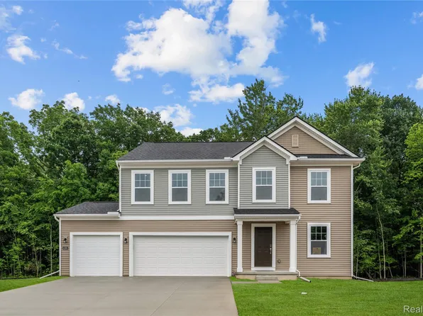 4286 Oak St, Grand Blanc, MI 48439