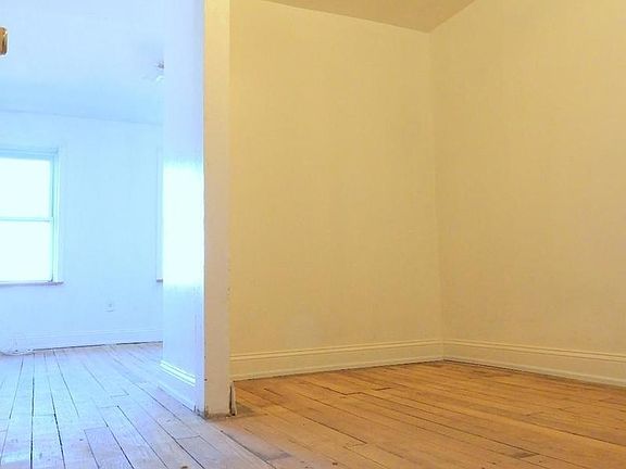 5th image of 578A Morgan Ave APT 4