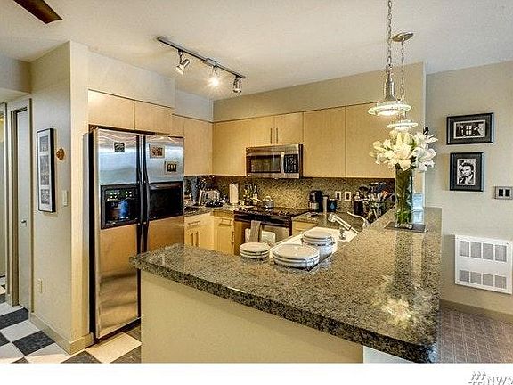 3rd image of 1100 106th Ave NE APT 408