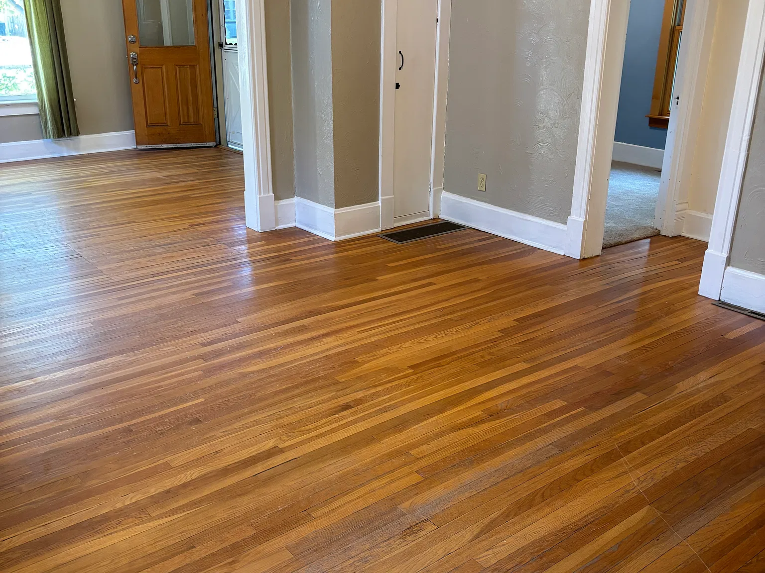3 bed, 2244 sqft, $2,800 — Photo 3