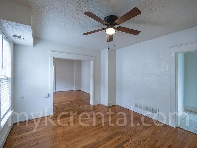 4306 Fisher St — Photo 27