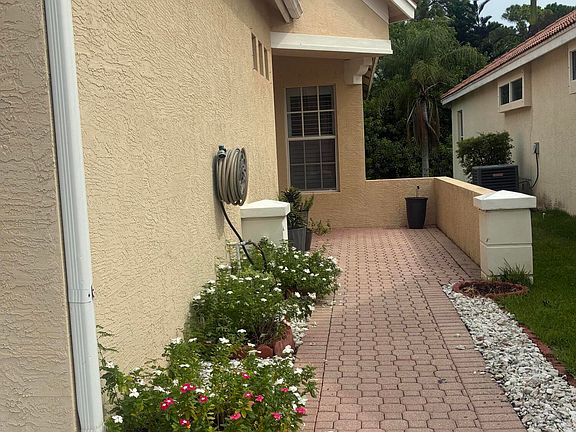 4th image of 777 SW Munjack Cir