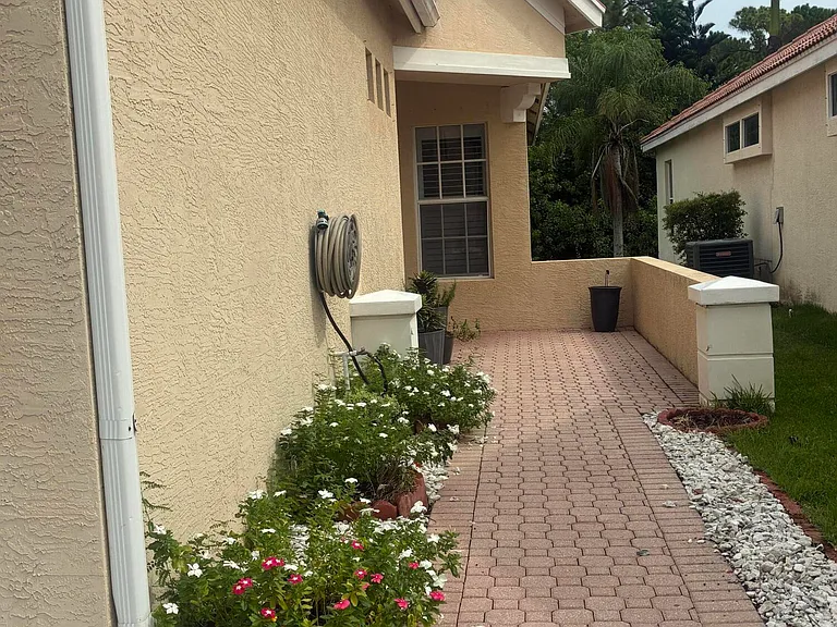 777 SW Munjack Cir — Photo 4