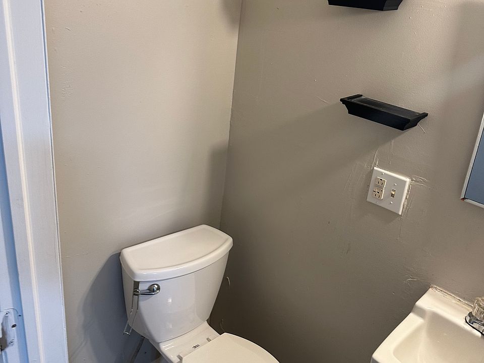 1st image of 201 Garfield St APT B