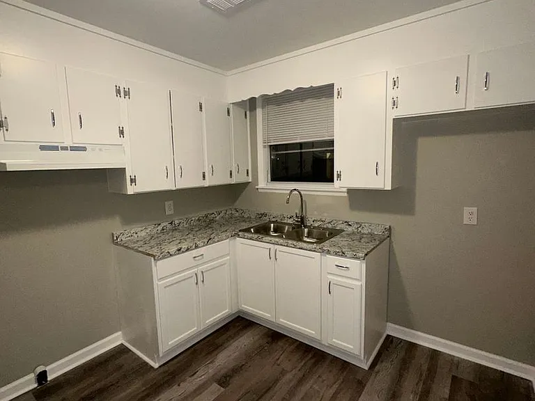 725 Kent Dr — Photo 10