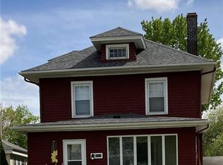 843 E Washington St, Hoopeston, IL 60942