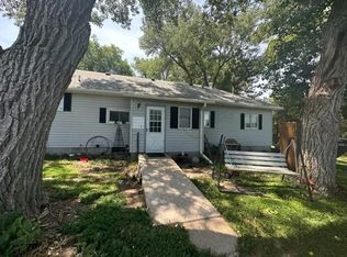 902 R Rd, Minden, NE 68959