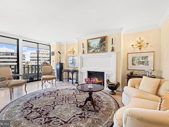 3rd image of 700 New Hampshire Ave NW #1109