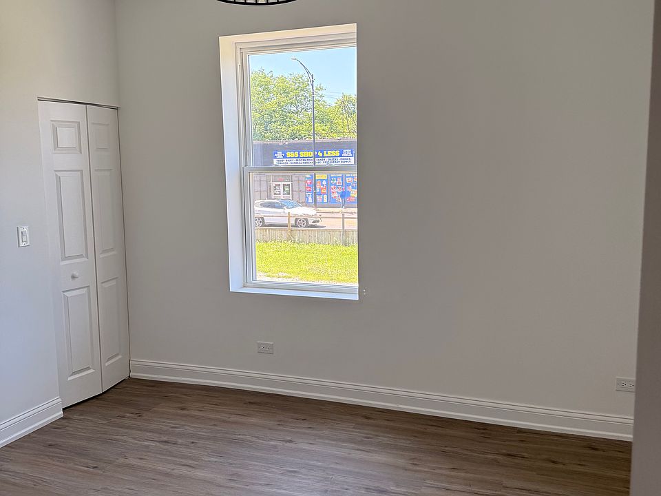 1st image of 4751 W Monroe St #2