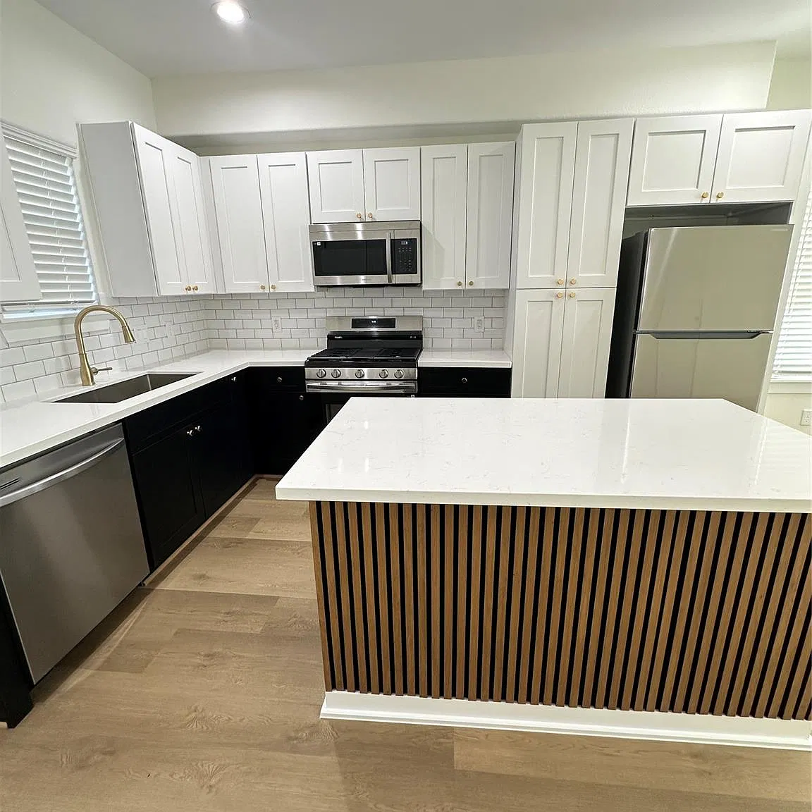 3 bed, 2.5 bath, 2432 sqft, $1,725 — Photo 3