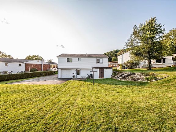 4th image of 324 Interlaken Dr