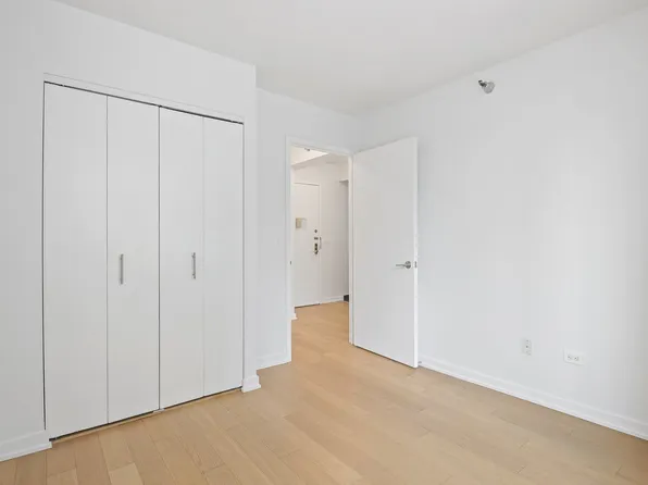 75 West End Avenue image 12 of 37